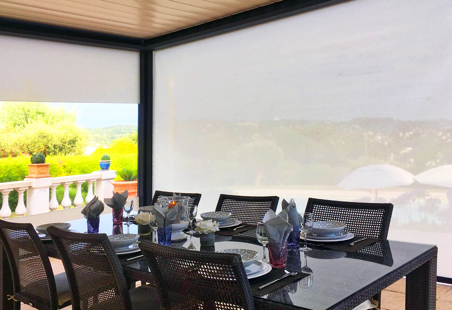 Pergola bioclimatique sur la terrasse